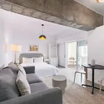 Equador By Olala Homes アパート